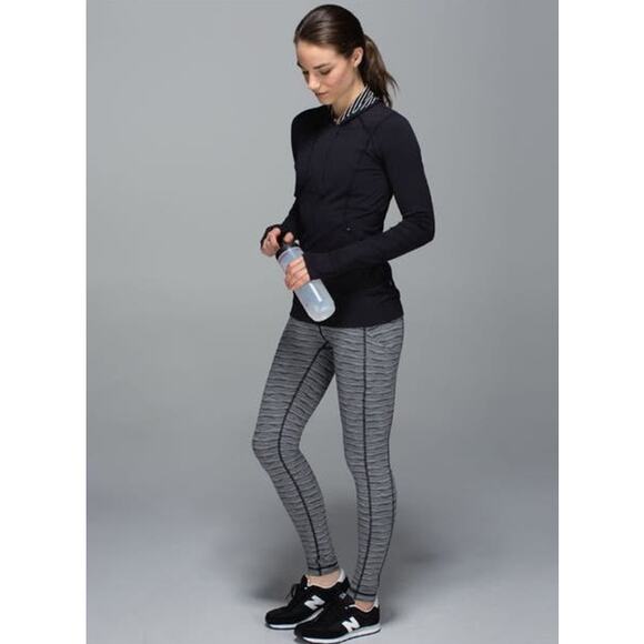 Lululemon Speed Tight II Textured Wave Black Silver Spoon Black Size 4 - Picture 8 of 8
